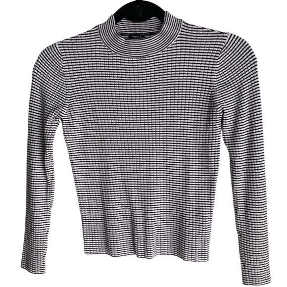 Forever 21 Other - Forever 21 Girls Black and White Long Sleeve Top